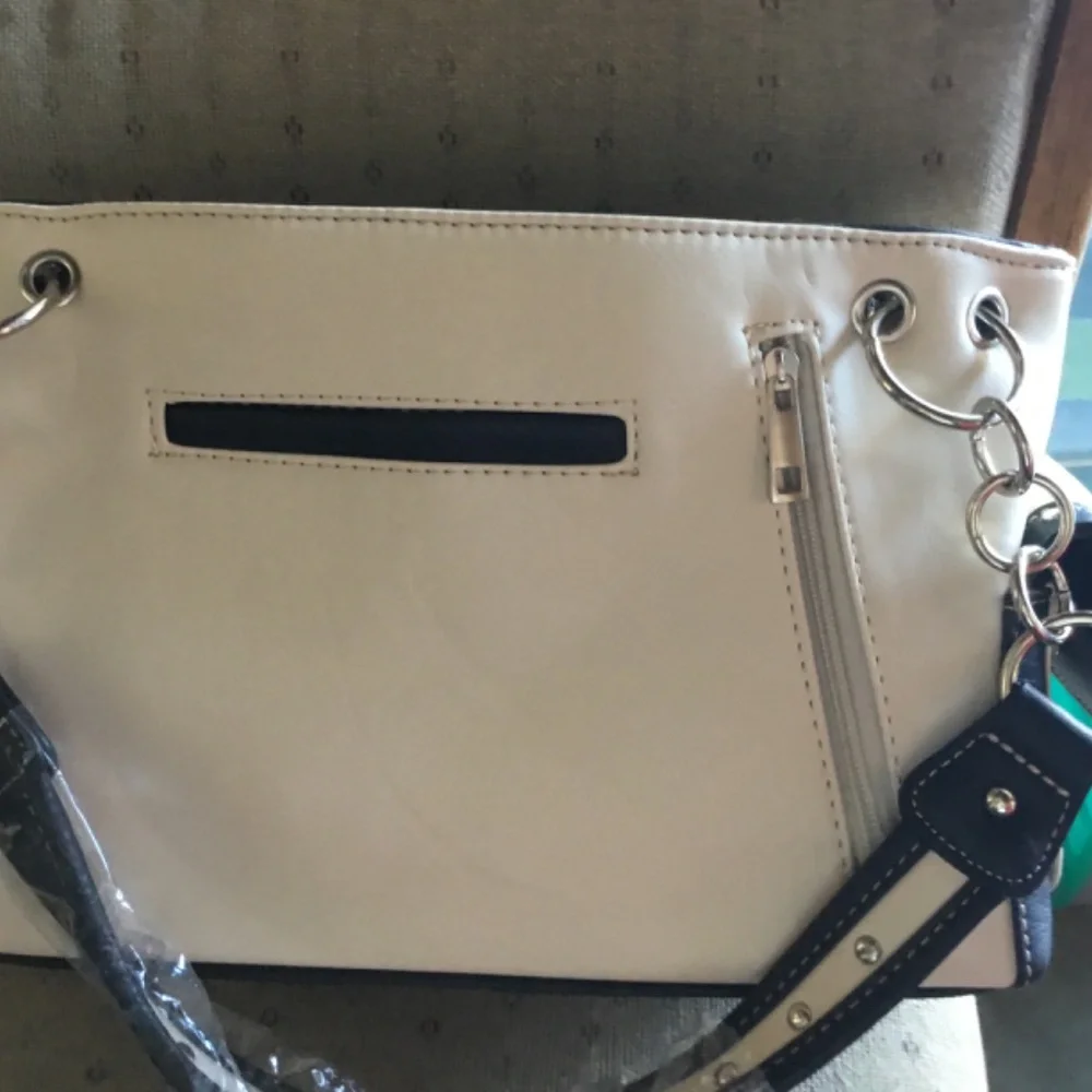 Handbag - Picture 6 of 6